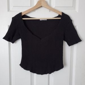 ♟ Black raw edge v-neck tee - Zara ♟